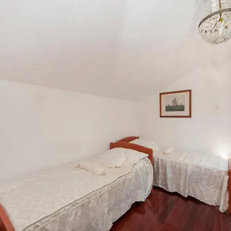 Bertie's Apartman
